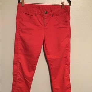 Athlete coral cropped pants